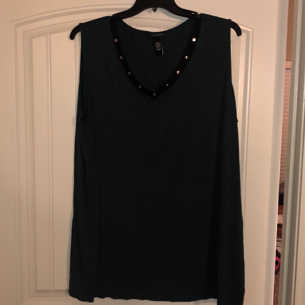Green sleeveless tunic